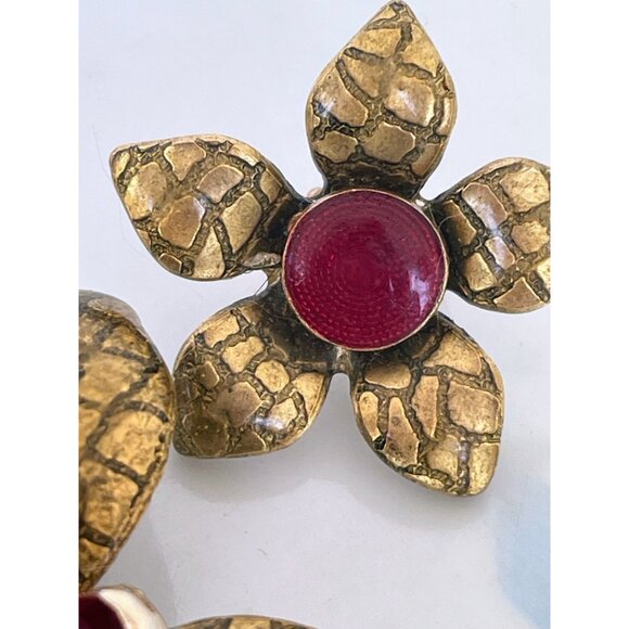 Vintage 1960s Goldtone & Enamel Floral Brooch & Earring Set - Picture 9 of 10